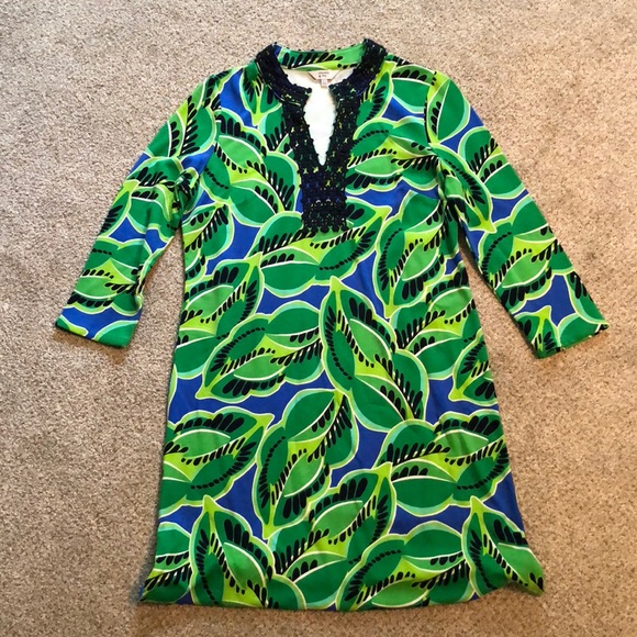 Crown and Ivy Tropics Dress with detailed neckline - Picture 1 of 3